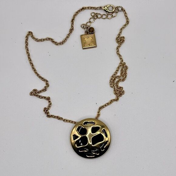 *3/$20* Black and gold tone necklace - Picture 2 of 3